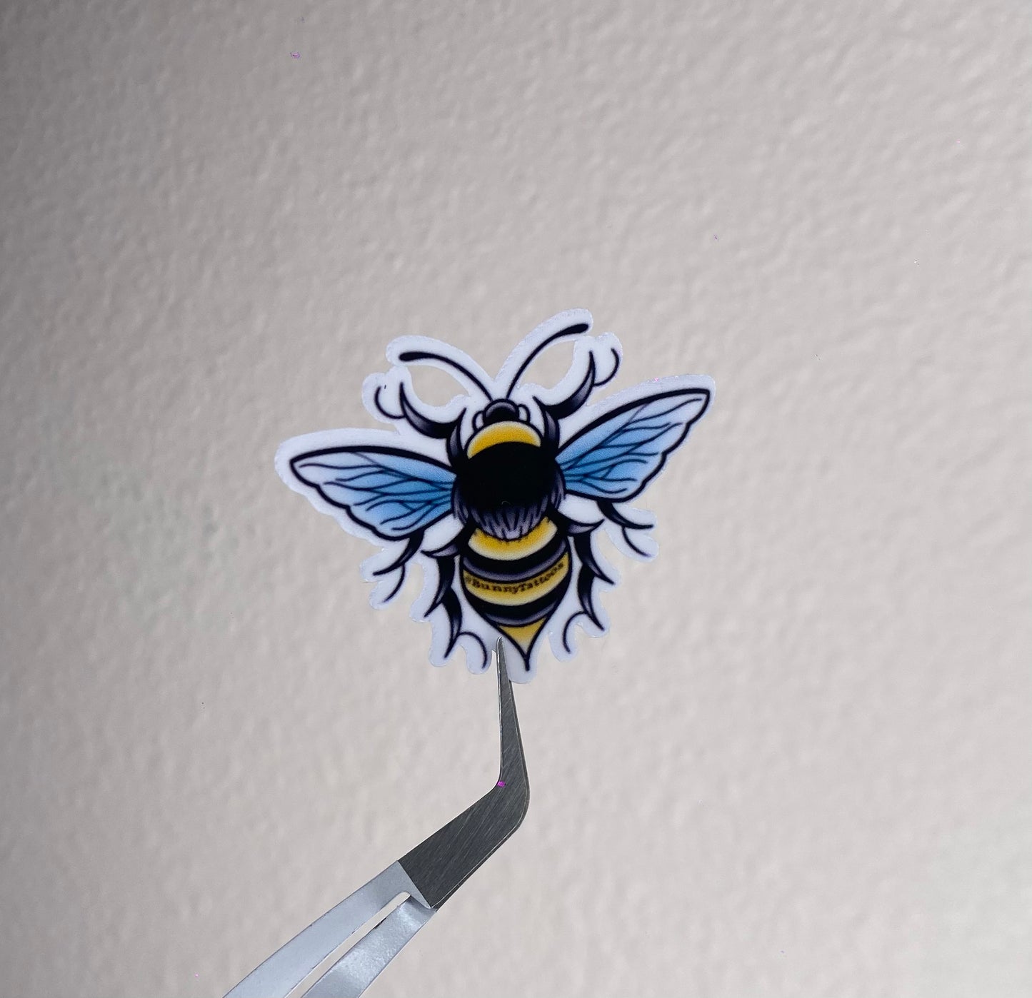 Traditional Bumble Bee I Sticker